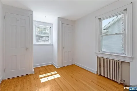 566 Barnett Place Ridgewood NJ 07450
