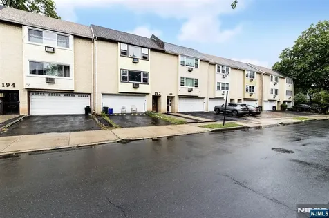 190 Park Street East Orange NJ 07017