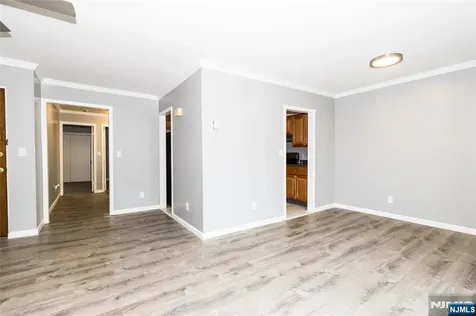 190 Park Street East Orange NJ 07017