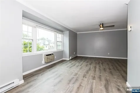 190 Park Street East Orange NJ 07017