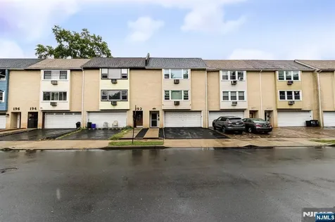 190 Park Street East Orange NJ 07017