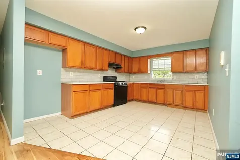 711 S 11th Street Newark NJ 07103
