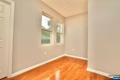 395 S 15th Street Newark NJ 07103