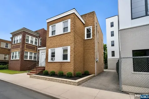 395 S 15th Street Newark NJ 07103