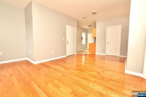 395 S 15th Street Newark NJ 07103