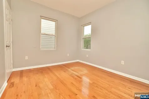395 S 15th Street Newark NJ 07103