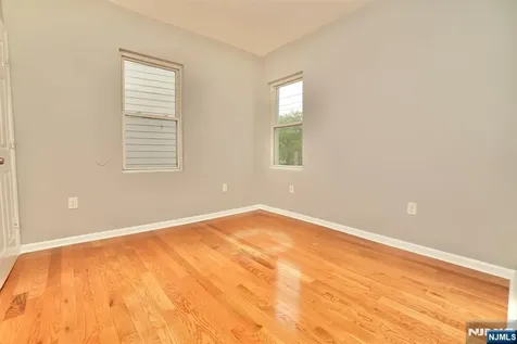 395 S 15th Street Newark NJ 07103