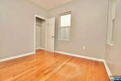395 S 15th Street Newark NJ 07103