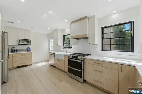 10 Happel Court Scotch Plains NJ 07076