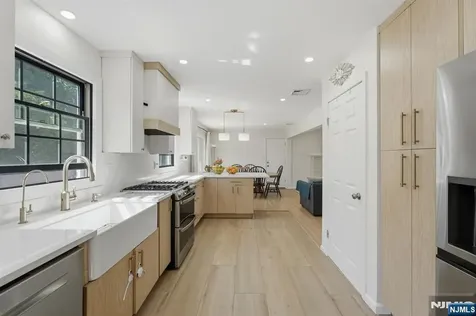 10 Happel Court Scotch Plains NJ 07076