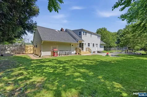 10 Happel Court Scotch Plains NJ 07076