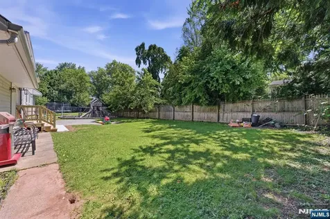 10 Happel Court Scotch Plains NJ 07076