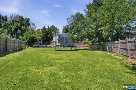 10 Happel Court Scotch Plains NJ 07076
