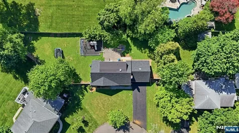 10 Happel Court Scotch Plains NJ 07076