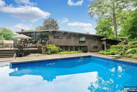 11 Kingsley Road Ringwood NJ 07456