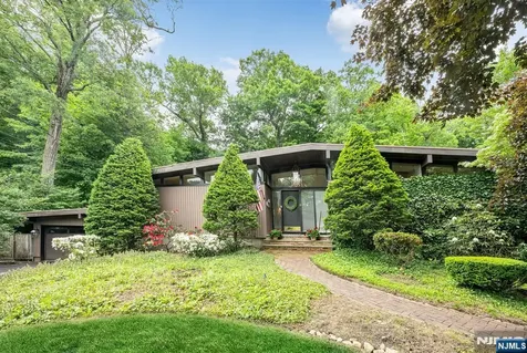 11 Kingsley Road Ringwood NJ 07456