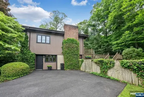 11 Kingsley Road Ringwood NJ 07456