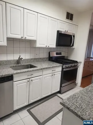 2 Horizon Fort Lee NJ 07024