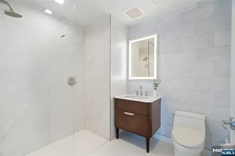 320 Adolphus Avenue Cliffside Park NJ 07010