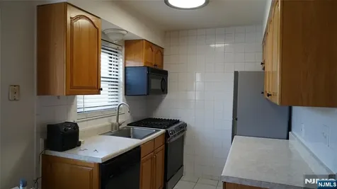 403 Anderson Fairview NJ 07022