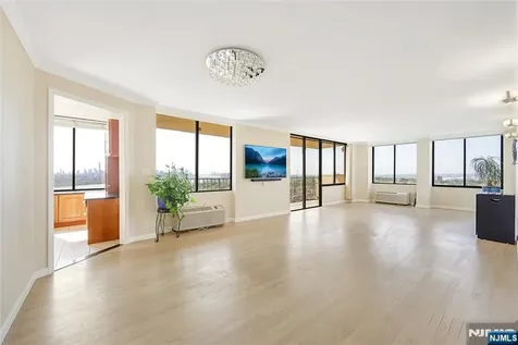 200 Winston Drive Cliffside Park NJ 07010