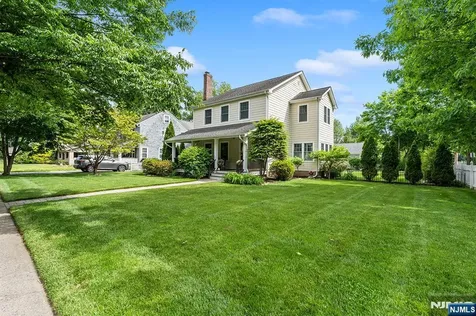 402 Enos Place Ho-ho-kus NJ 07423