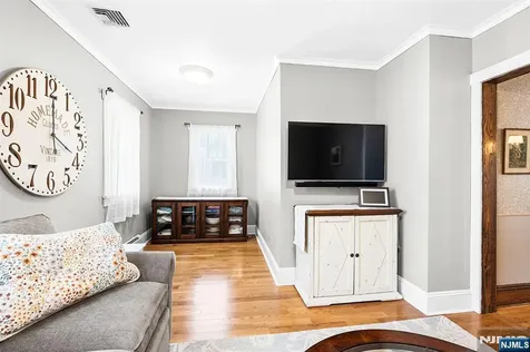 402 Enos Place Ho-ho-kus NJ 07423