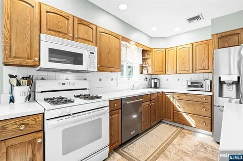 402 Enos Place Ho-ho-kus NJ 07423