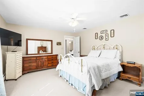 402 Enos Place Ho-ho-kus NJ 07423