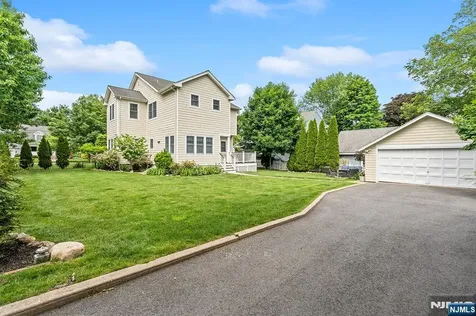 402 Enos Place Ho-ho-kus NJ 07423