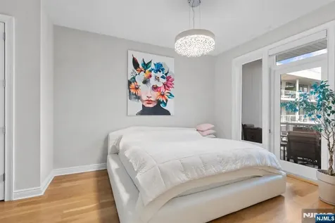 3 Somerset Lane Edgewater NJ 07020
