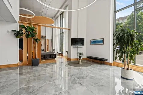 3 Somerset Lane Edgewater NJ 07020