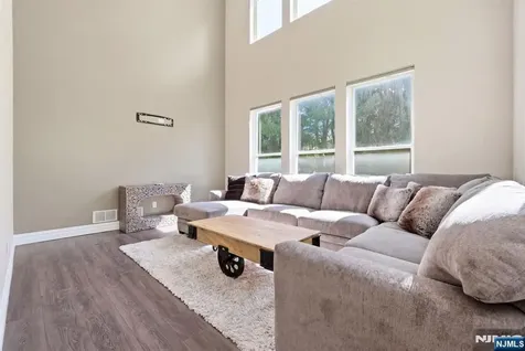 15 Aspen Court Hardyston NJ 07419