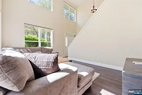 15 Aspen Court Hardyston NJ 07419