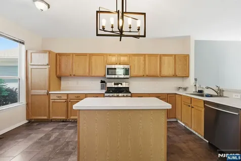 15 Aspen Court Hardyston NJ 07419