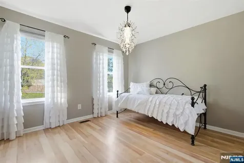15 Aspen Court Hardyston NJ 07419