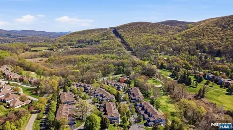 15 Aspen Court Hardyston NJ 07419