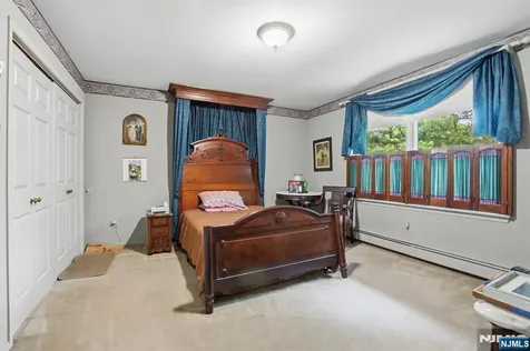 43 Maple Road West Milford NJ 07480