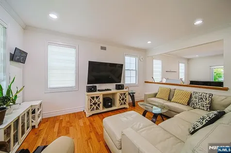 17 E Fairmount Avenue Maywood NJ 07607