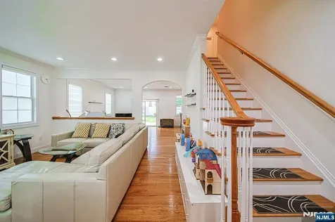 17 E Fairmount Avenue Maywood NJ 07607