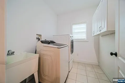 17 E Fairmount Avenue Maywood NJ 07607