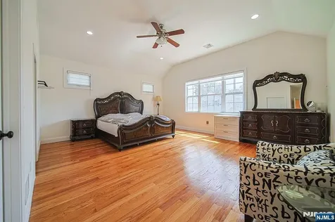 17 E Fairmount Avenue Maywood NJ 07607