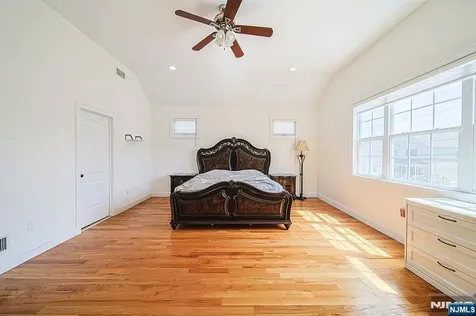 17 E Fairmount Avenue Maywood NJ 07607
