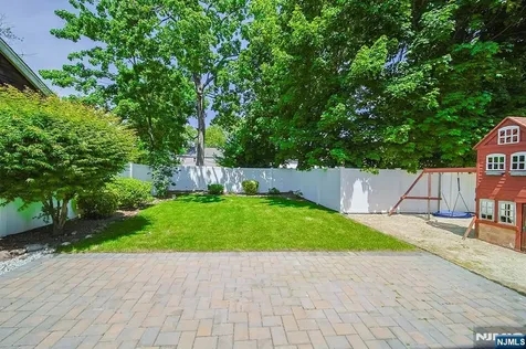 17 E Fairmount Avenue Maywood NJ 07607