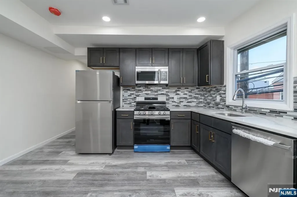 287 Orange Street Newark NJ 07103