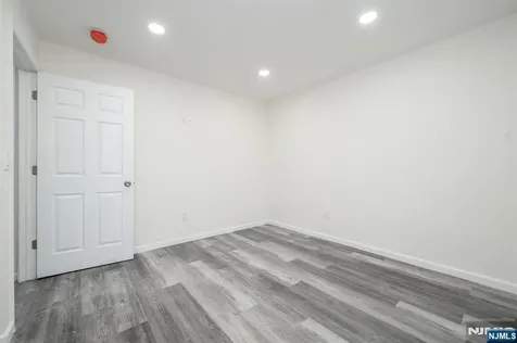287 Orange Street Newark NJ 07103