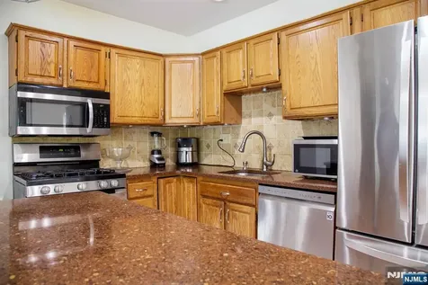 518 W Anderson Street Hackensack NJ 07601