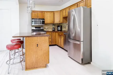518 W Anderson Street Hackensack NJ 07601