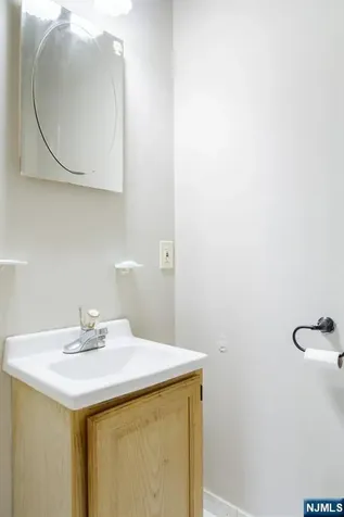 518 W Anderson Street Hackensack NJ 07601