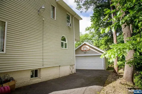 518 W Anderson Street Hackensack NJ 07601